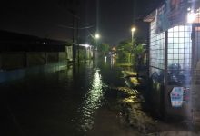 Photo of Diguyur Hujan 1 Jam, Rumah Warga Tembung Digenangi Air Setinggi Betis
