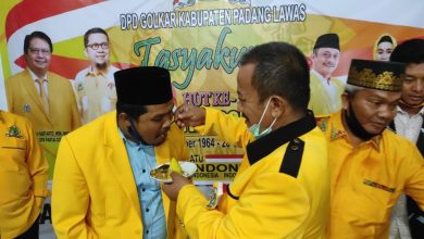 Photo of HUT  ke 56, DPD Partai Golkar Potong Tumpeng dan Pemberian Cenderamata