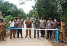 Photo of Danramil 18/Galang Dampingi Kapolsek Monitor Persiapan Kampung Paten di Desa Petangguhan