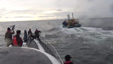 Photo of Curi Ikan, Kapal Patroli KKP Tangkap 2 Kapal Berbendera Malaysia