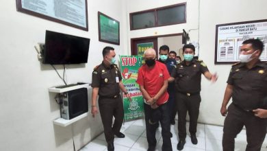 Photo of Korupsi Rp 300 Juta, Kepala Desa Salabulan Ditahan Jaksa