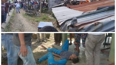 Photo of Brakkk ! Sepeda Motor Terpental  Keatas Seng Rumah Makan Setelah Menabrak Becak Bermotor