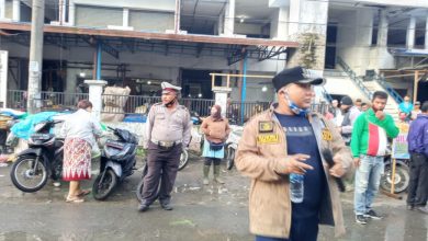 Photo of Pemerintah Kecamatan Galang Lakukan Penyemprotan Disinfektan dan Penataan Pasar Pagi