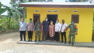 Photo of Camat Galang Tinjau Bedah Rumah Sumbangan Pengusaha Sawaluddin Toelle