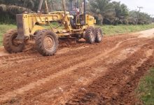 Photo of PT PHS Turunkan Alat Berat Perbaikan Akses Jalan Menuju Sosa Timur .