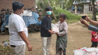 Photo of AMP Peduli Berikan Bantuan Sembako kepada Warga Lansia Barumun Selatan