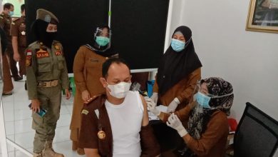 Photo of Kajari dan Puluhan Pegawai Kejaksaan Negeri Palas Disuntik Vaksin Covid -19 