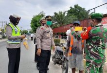 Photo of Kapolsek AKP Raymond Bersama Unsur Forkopincam Galang Lakukan Ops Yustisi