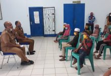 Photo of Melalui Camat Asma Fitriyan, Bupati H Ashari Tambunan Santuni 25 Anak Yatim di Galang