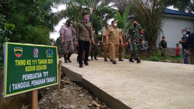 Photo of Cegah Longsor, Satgas TMMD 111 Kodim 0204/DS Bangun Tanggul Penahan Tanah