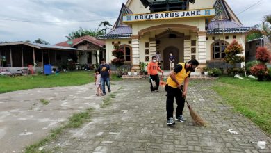 Photo of Sambut HUT Bhayangkara Ke 75,Anggota Polres Karo Bakti Sosial Ditempat Ibadah Dan Makam Pahlawan Kabanjahe