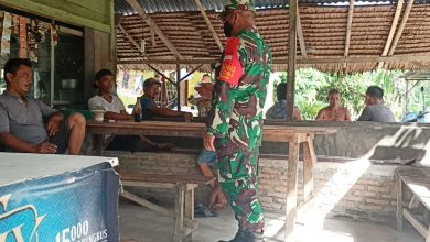 Photo of Satgas TMMD Kodim 0204/DS Tak Kendor Edukasikan Warga Pakai Masker