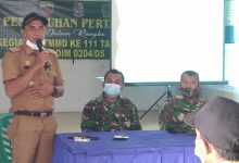 Photo of Gandeng Distan, Satgas TMMD Kodim 0204/DS Bekali Warga Ilmu Pertanian