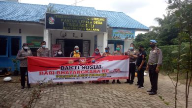Photo of Menyambut Hari Bhayangkara ke-75, Polsek Galang Gelar Bakti Sosial