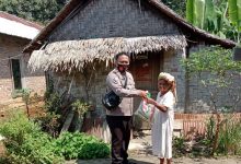 Photo of Sambut HUT Bhayangkara Polsek Biru Biru Bagi Sembako ke Lansia
