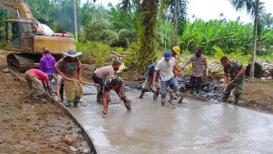 Photo of Sinergi TNI-Polri Percepat Pengecoran Jalan TMMD Kodim 0204/DS