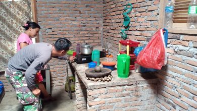 Photo of Sudah Dianggap Keluarga Sendiri, Warga Enggan Pisah dengan Satgas TMMD Kodim 0204/DS