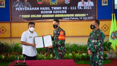 Photo of Dandim 0204/DS Serahkan Naskah Kerja Sama Hasil TMMD 111 ke Pemkab Deli Serdang