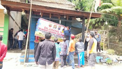 Photo of Jangan Ada Pengutipan Sebelum Ada Perbup,Pemkab Karo Pasang Baliho Di Pos Retribusi Air Panas