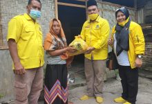 Photo of Partai Golkar Sumut  Kembali Bagi  Sembako kepada Masyarakat Pesisir Pantai