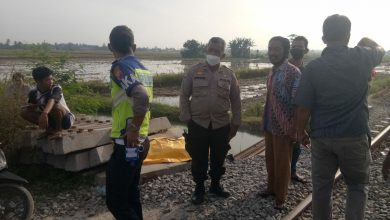 Photo of Pedagang Sayur Remuk Ditabrak Kereta Api di Lubuk Pakam