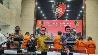 Photo of Desk Colletion, Penagih Utang Perusahaan Pinjol Tak Kalah ‘Kejam’ Dibanding Debt Collector