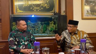 Photo of Letjen TNI Dudung Abdurachman Temui Ketum PBNU KH Said Aqil Siradj, Ada Apa?