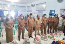 Photo of Lewat Program GBGM, Camat Galang Salurkan 290 Paket Sembako kepada Warga Kurang Mampu
