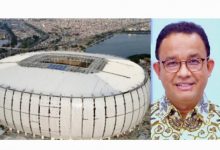 Photo of Anies Kumandangkan Adzan di Stadion JIS, Langsung Disemprot Orang PSI: Jangan Lupa…