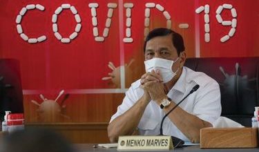 Photo of LBP Berharap Lansia Tidak Keluar Rumah 1 Bulan Kedepan