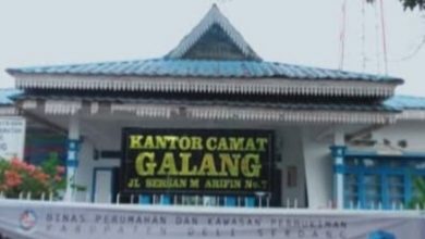 Photo of Oknum Kadus dan Bendahara Bekerja Rangkap Warga Desa Kramat Gajah Lapor ke Camat