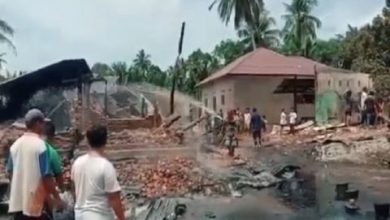 Photo of Rumah Yang Terbakar dan Menimbulkan Ledakan di Madina Ternyata Gudang Penimbunan BBM Ilegal