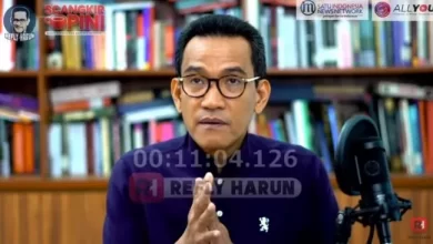 Photo of Isu Perpanjang Masa Jabatan Presiden, Refly Harun Beri Penjelasan Menohok…
