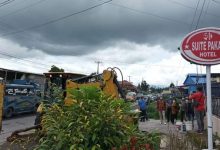 Photo of Antisipasi Banjir, Bupati Karo Kerahkan Alat Berat Untuk Pengerukan Saluran Parit Di Jalan Let Jen Jamin Ginting