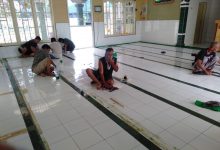 Photo of Sambut Ramadhan Warga BSP Lubuk Pakam Gotong Royong Bersihkan Mesjid Al Hidayah