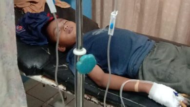 Photo of Siswa SD di Petangguhan Kejang kejang dan Muntah Mengeluarkan Buih Setelah di Vaksin