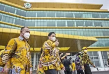 Photo of Wacana Perpanjangan Masa Jabatan Presiden, Benarkah Golkar “Membelot”?