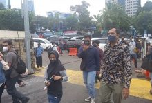 Photo of Serahkan Bukti Autentik Dugaan Keterlibatan Luhut, Haris: Saya Mau Kepastian Jangan Digantung-Gantung