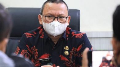 Photo of Dimintai Uang Pemindahan Siswa Rp 1 Juta, Wali Murid Adukan ke Disdik Kota Medan