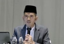 Photo of Terkait Melandainya Kasus Covid-19, Ketua MUI: Rapatkan Kembali Shaf Sholat