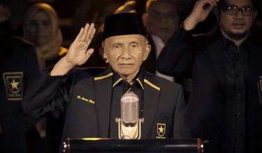 Photo of Amien Rais: Kepemimpinan Jokowi Banyak Kontroversi, Mengarah pada Demokrasi Bohong-bohongan