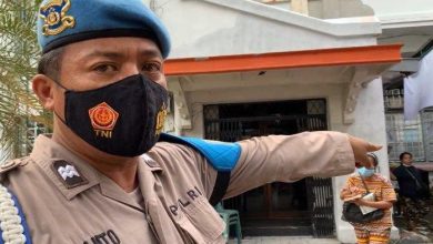 Photo of Anggota Provost Polrestabes Medan Bentak dan Larang Wartawan Merekam Liputan Pembagian BLT
