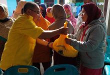 Photo of Wakil Bendahara DPD Partai Golkar Delser Berbagi Tali Asih