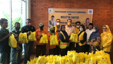 Photo of Meutya Hafid Bagikan Ribuan Sembako