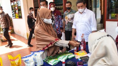 Photo of Wakil Bupati Tinjau Pasar Murah Di Pantai Labu