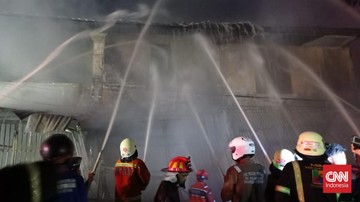 Photo of Usai Ditabrak Pikap Rumah di Samarinda Terbakar, 7 Orang Tewas di TKP