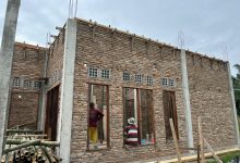 Photo of Bahan Bangunan Rumah Warga Dimaling, Pelaku Belum Ditangkap Polsek Beringin