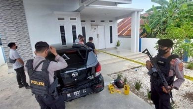 Photo of Pelemparan Bom Molotov, Pelaku Aksi Teror di Rumah Ulama Masih Misterius