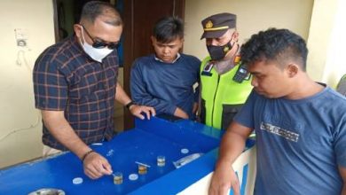 Photo of Layani Penyebrangan di Danau Toba, Polisi Tes Urine Seluruh ABK Secara Dadakan