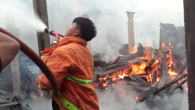 Photo of Diamuk Sijago Merah, Enam Pintu Rumah Warga Hangus Terbakar